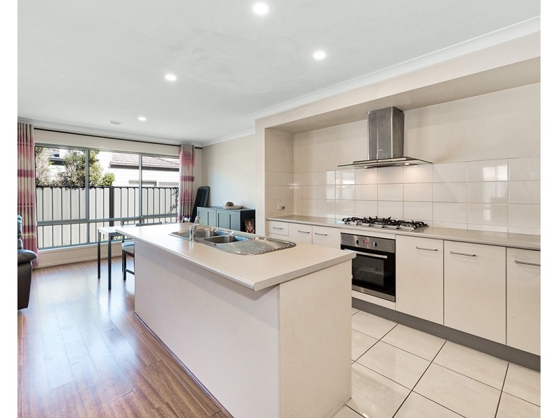 9 Rhinelander Close, Clyde North VIC 3978