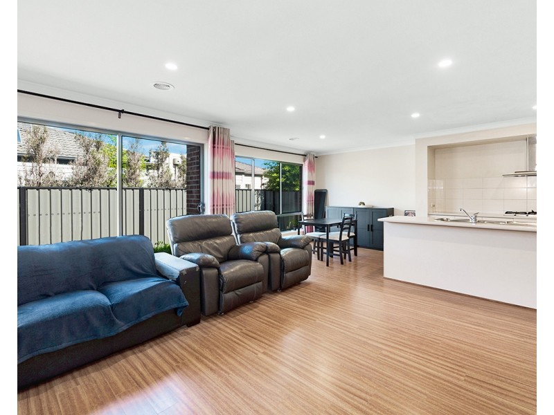 9 Rhinelander Close, Clyde North VIC 3978