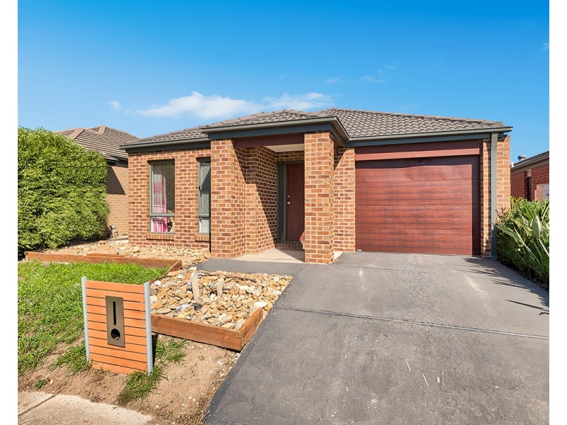 9 Rhinelander Close, Clyde North VIC 3978
