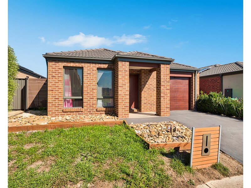 9 Rhinelander Close, Clyde North VIC 3978