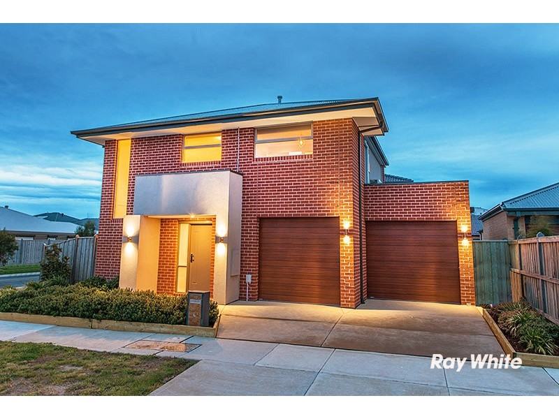 12 Crowe Avenue, Cranbourne West VIC 3977