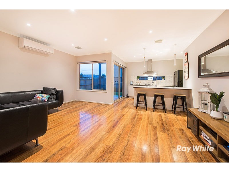 12 Crowe Avenue, Cranbourne West VIC 3977