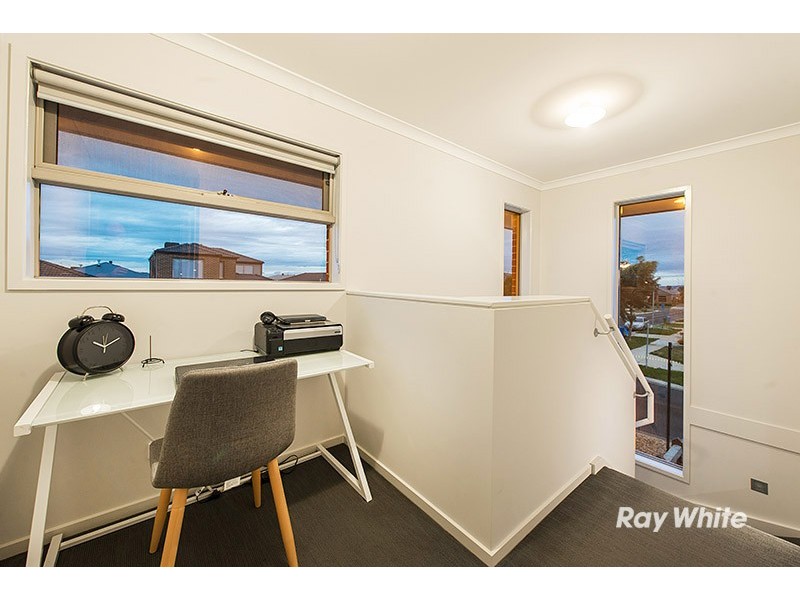 12 Crowe Avenue, Cranbourne West VIC 3977