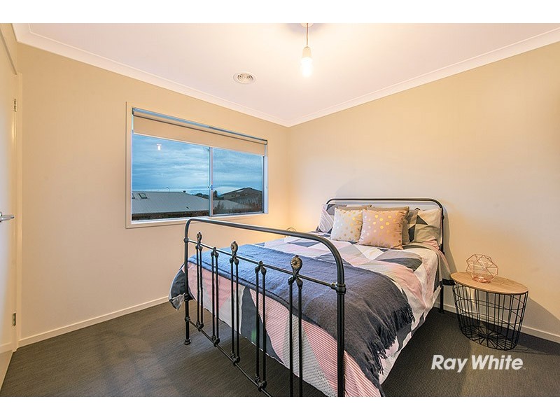 12 Crowe Avenue, Cranbourne West VIC 3977