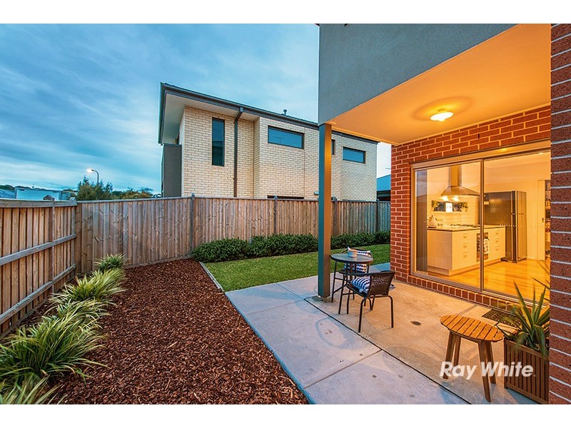 12 Crowe Avenue, Cranbourne West VIC 3977