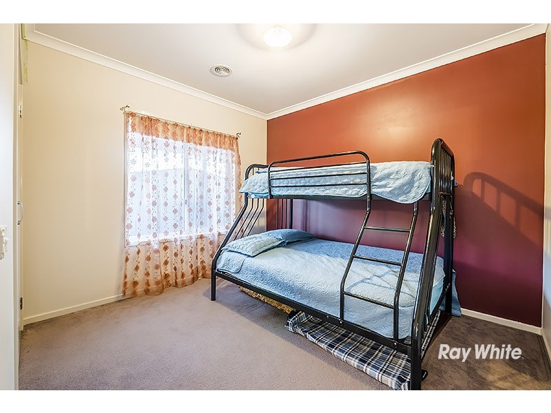 17 Burchill Avenue, Cranbourne East VIC 3977