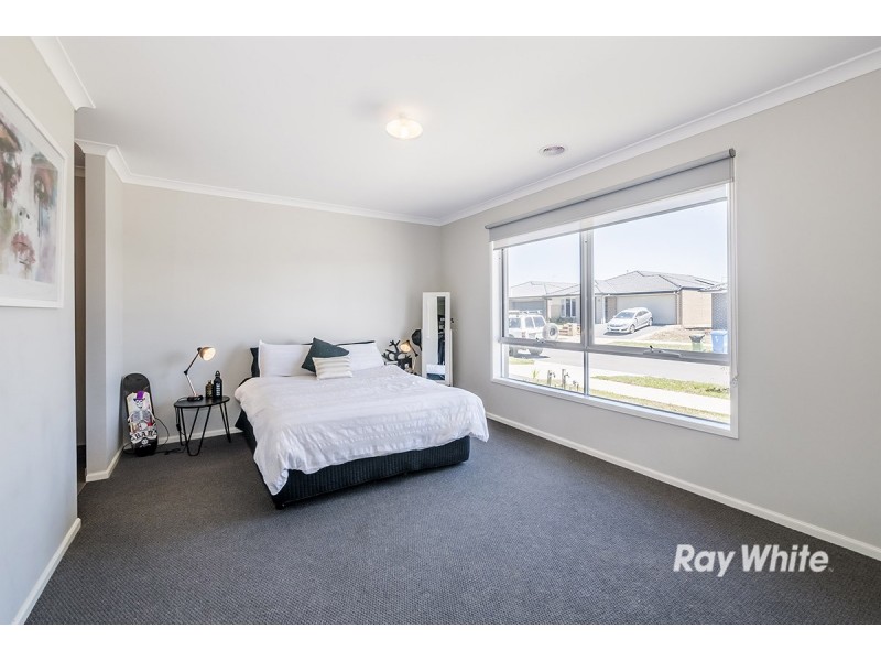 24 Ayredale Street, Clyde VIC 3978