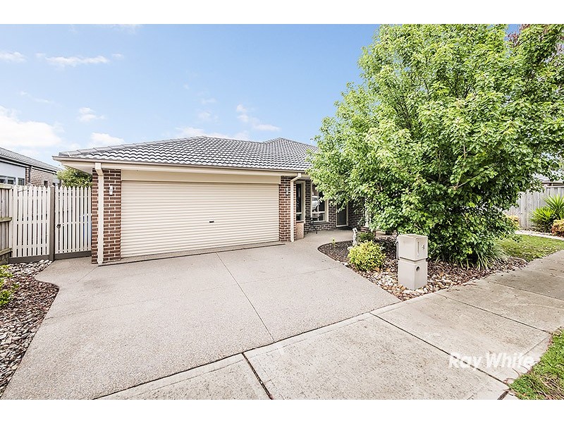 4 Ned Street, Cranbourne East VIC 3977