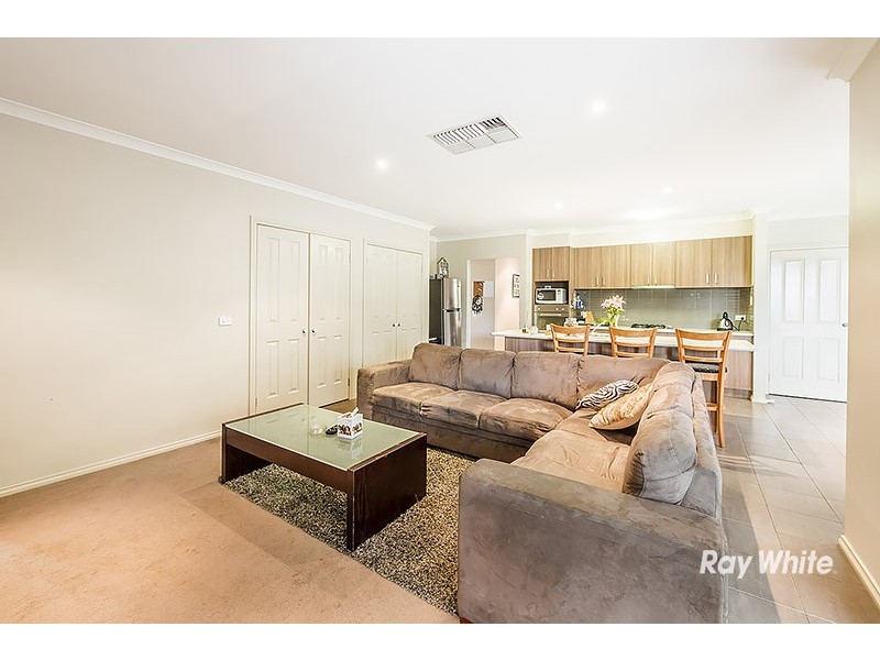 4 Ned Street, Cranbourne East VIC 3977