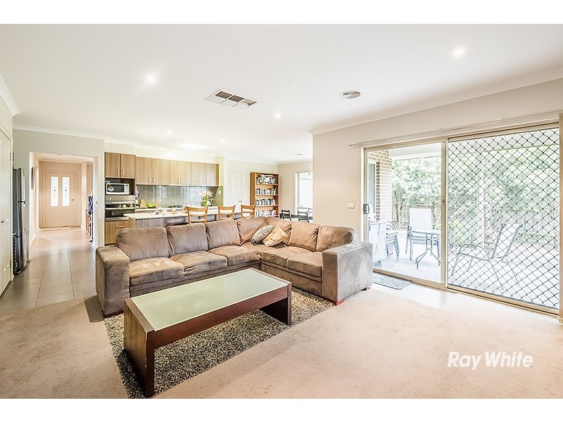 4 Ned Street, Cranbourne East VIC 3977