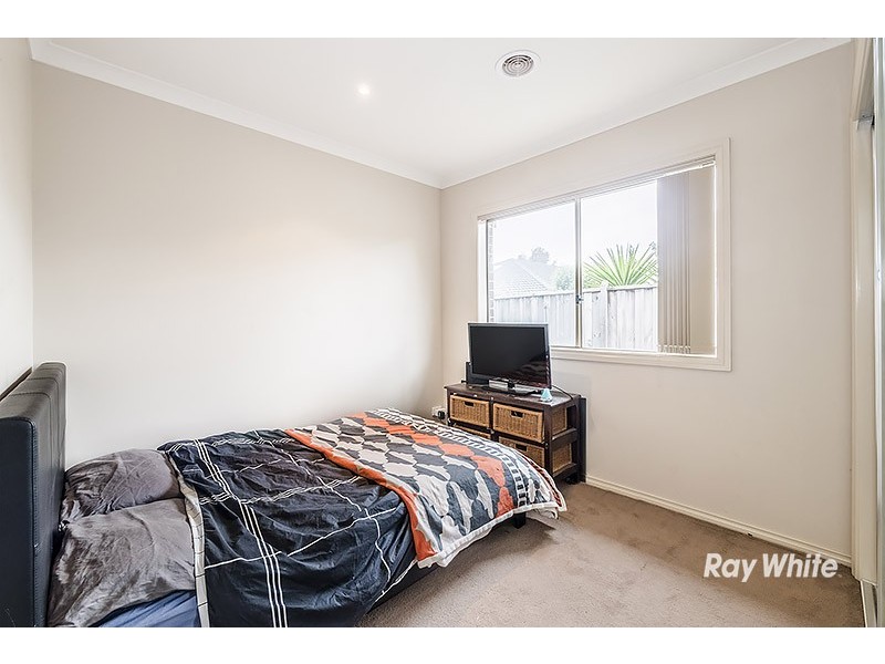 4 Ned Street, Cranbourne East VIC 3977