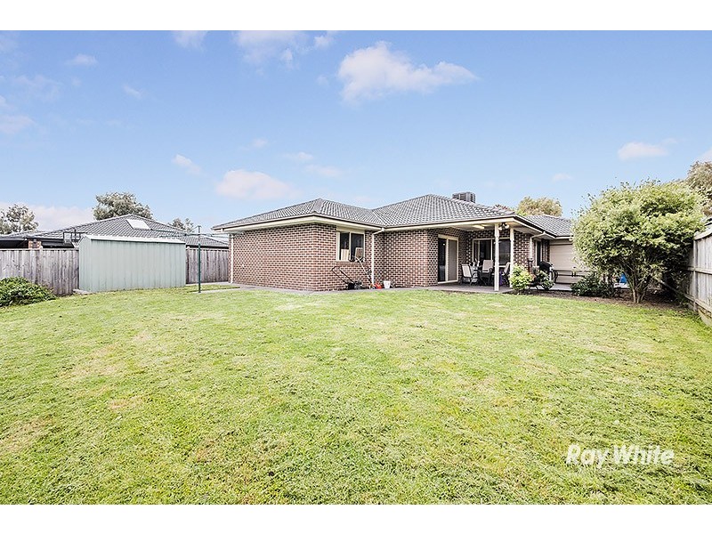 4 Ned Street, Cranbourne East VIC 3977