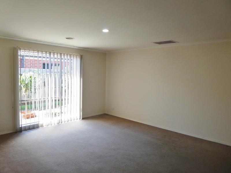 11 Meduno Drive, Hampton Park VIC 3976