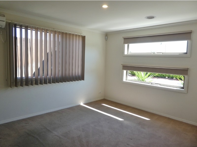 11 Meduno Drive, Hampton Park VIC 3976