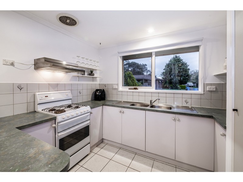 3 Rose Lane, Cranbourne VIC 3977