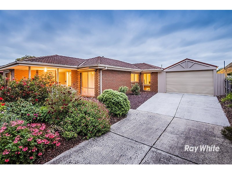 4 Reginald Court, Cranbourne West VIC 3977