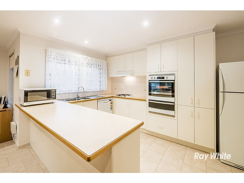 4 Reginald Court, Cranbourne West VIC 3977