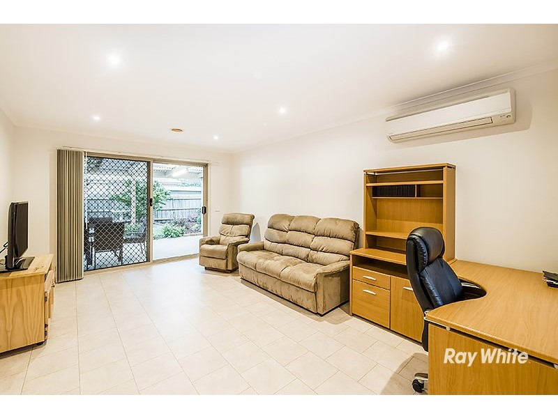 4 Reginald Court, Cranbourne West VIC 3977