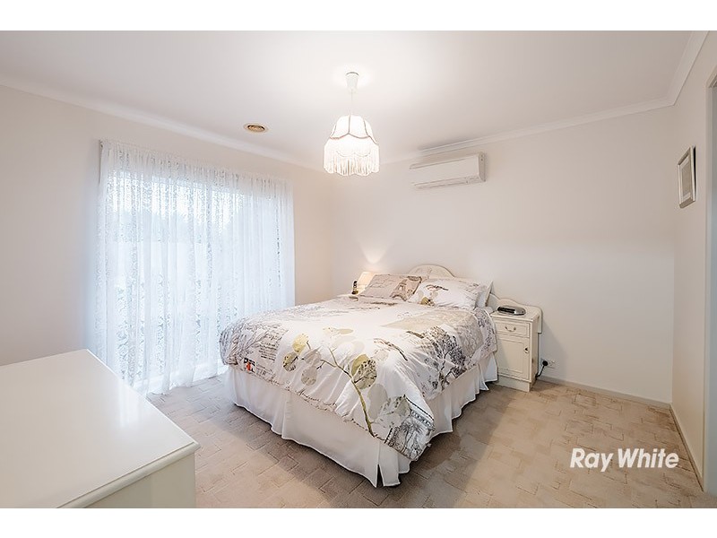 4 Reginald Court, Cranbourne West VIC 3977