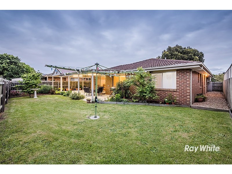 4 Reginald Court, Cranbourne West VIC 3977
