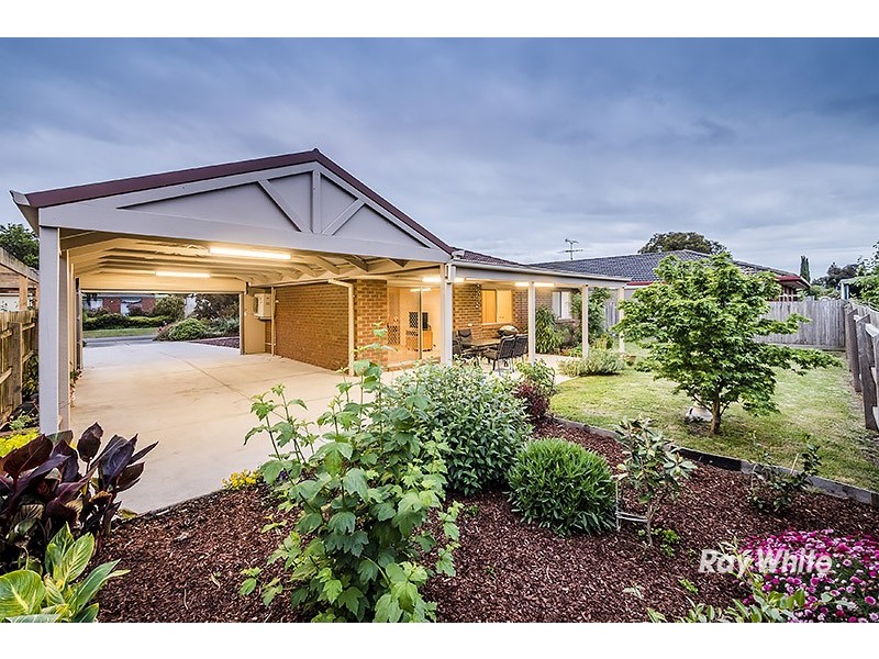 4 Reginald Court, Cranbourne West VIC 3977