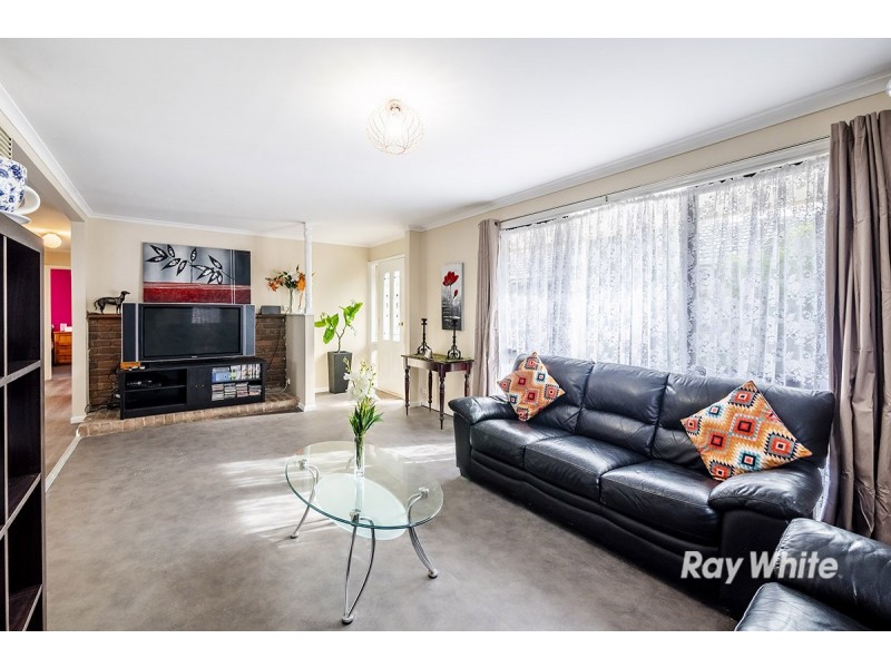 9 Delmont Court, Cranbourne VIC 3977