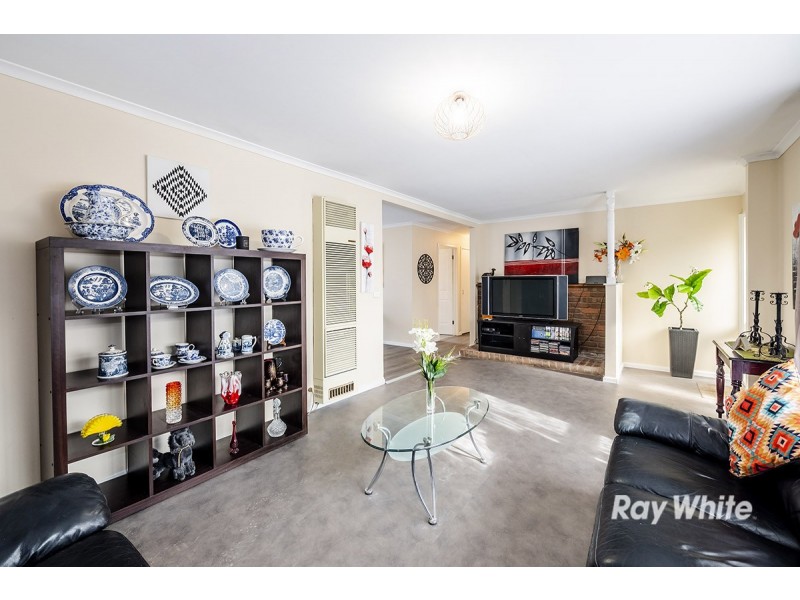 9 Delmont Court, Cranbourne VIC 3977