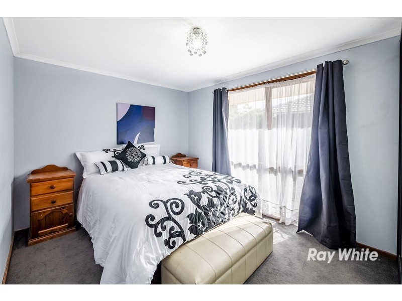 9 Delmont Court, Cranbourne VIC 3977