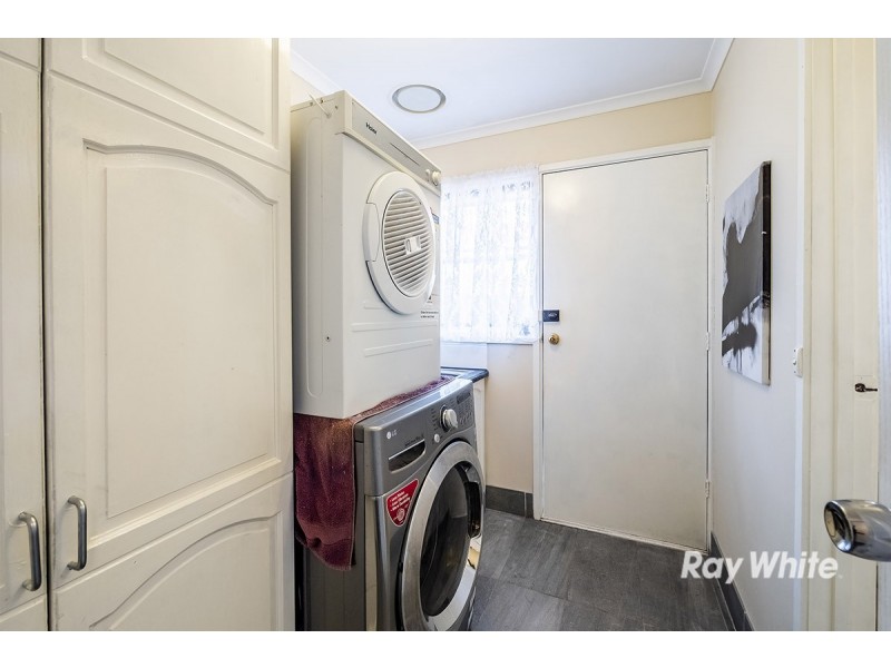 9 Delmont Court, Cranbourne VIC 3977