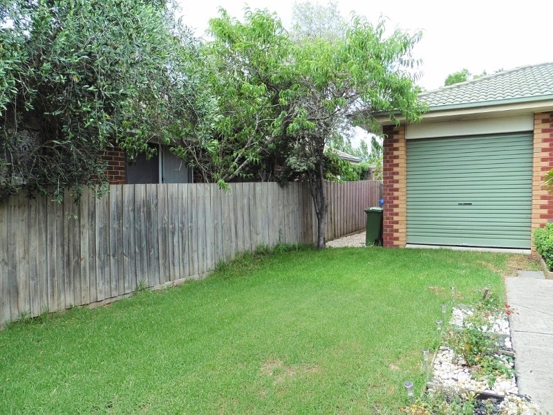 44 Ardblair Terrace, Narre Warren South VIC 3805