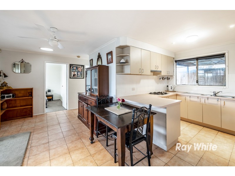 12 Navarre Drive, Cranbourne West VIC 3977