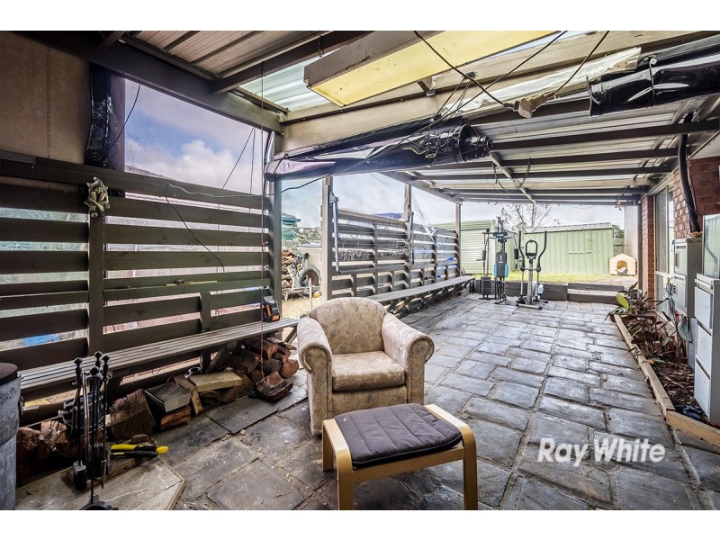 12 Navarre Drive, Cranbourne West VIC 3977