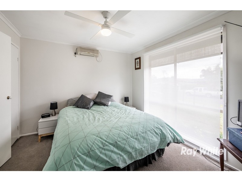 12 Navarre Drive, Cranbourne West VIC 3977