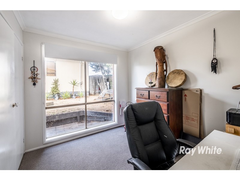 12 Navarre Drive, Cranbourne West VIC 3977