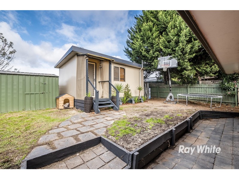 12 Navarre Drive, Cranbourne West VIC 3977