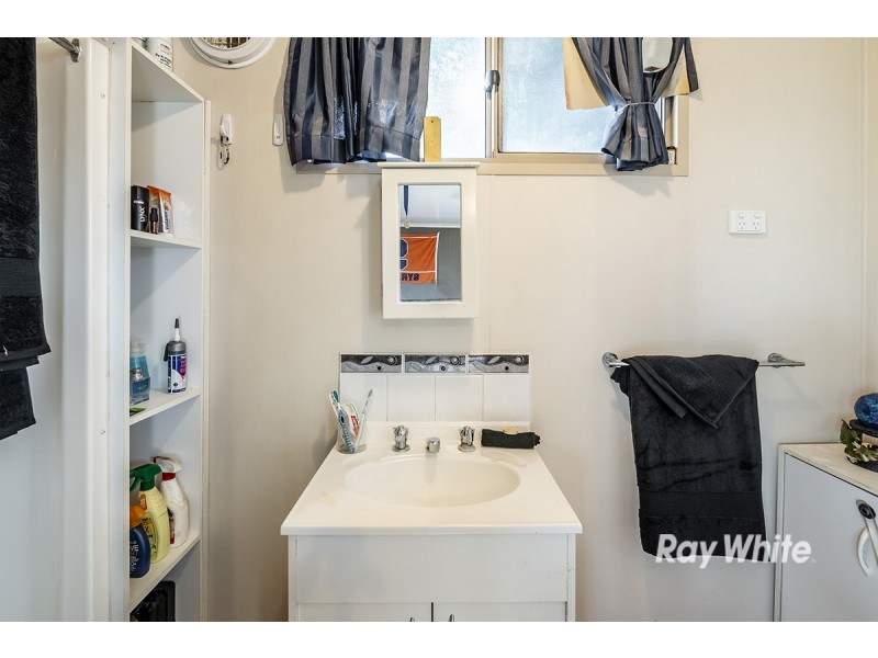 12 Navarre Drive, Cranbourne West VIC 3977
