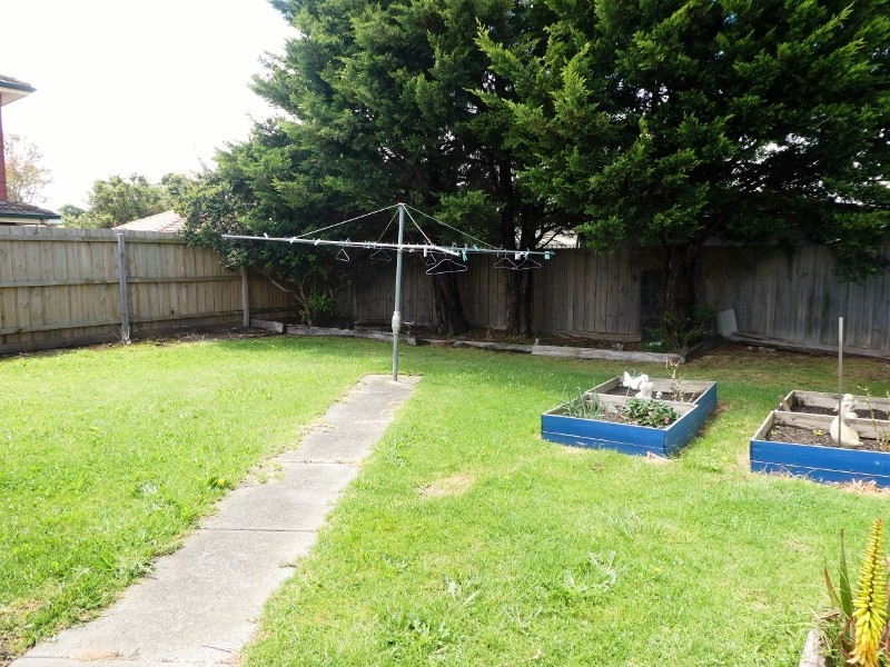 12 Lonsdale Crescent, Cranbourne North VIC 3977