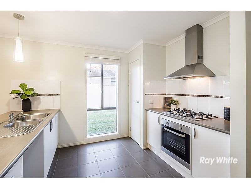 135 Blue Horizons Way, Pakenham VIC 3810