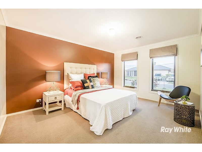 135 Blue Horizons Way, Pakenham VIC 3810