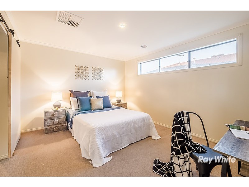 135 Blue Horizons Way, Pakenham VIC 3810
