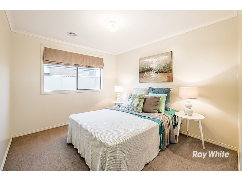 135 Blue Horizons Way, Pakenham VIC 3810