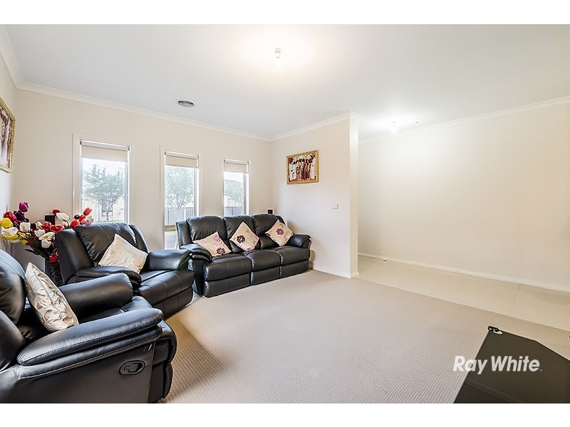 4 San Fratello Street, Clyde North VIC 3978