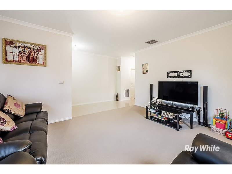 4 San Fratello Street, Clyde North VIC 3978