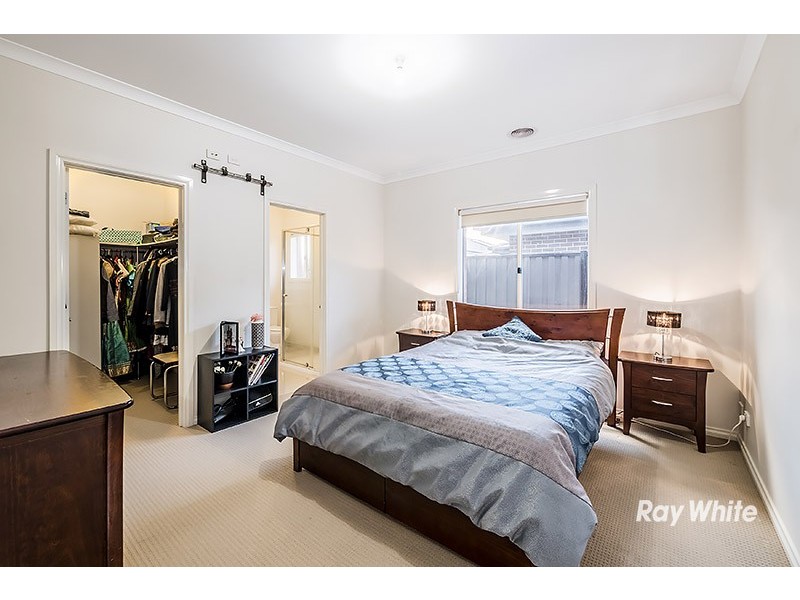 4 San Fratello Street, Clyde North VIC 3978