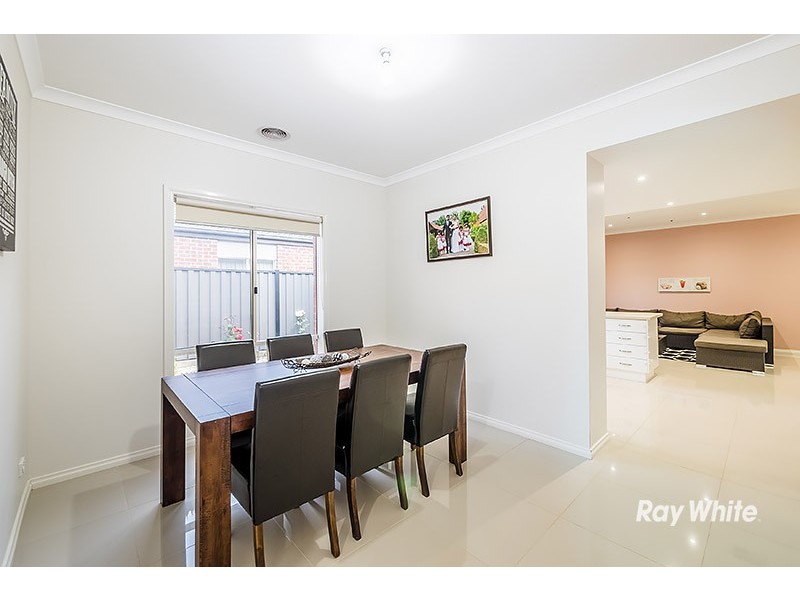 4 San Fratello Street, Clyde North VIC 3978