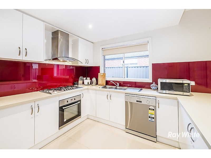 4 San Fratello Street, Clyde North VIC 3978