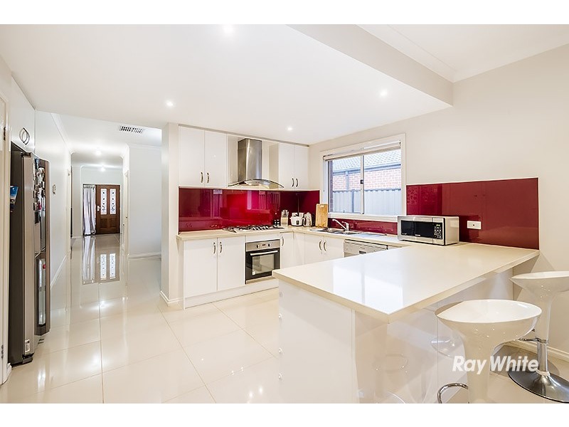 4 San Fratello Street, Clyde North VIC 3978