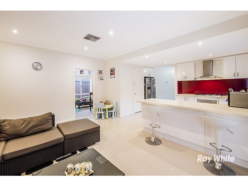 4 San Fratello Street, Clyde North VIC 3978