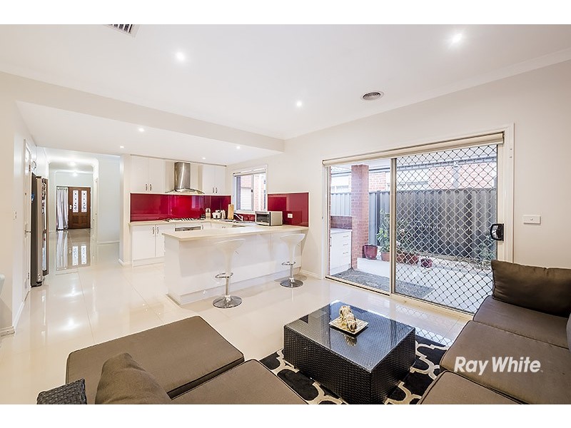 4 San Fratello Street, Clyde North VIC 3978