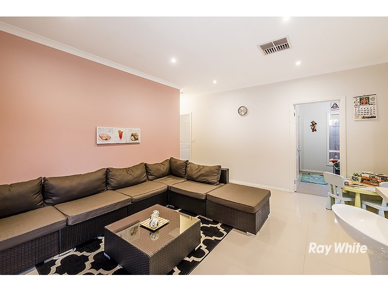 4 San Fratello Street, Clyde North VIC 3978